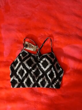 NWT Charlie Paige Black and White Geometric Swim Bikini Top Only Stretch Padding